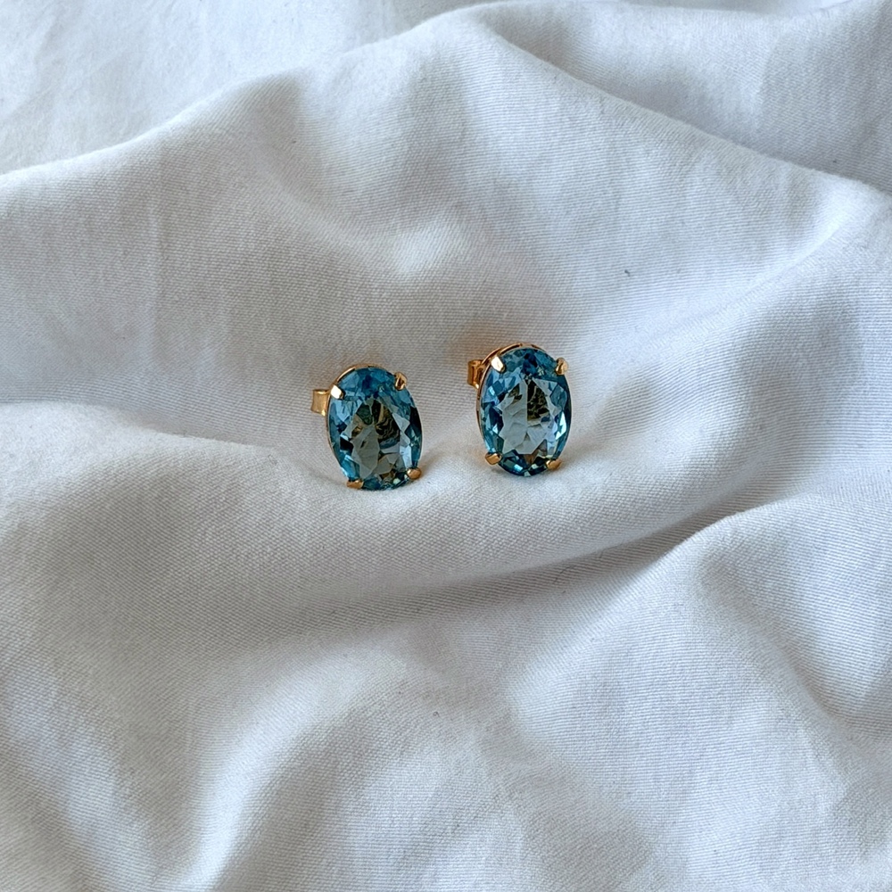 Small Classic Oval Earrings - 18k Gold Plated - Reconstituted Aquamarine